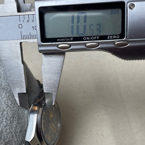 Seiko 5 Men’s Automatic Watch Gray Dial 37mm - Picture 10 of 11